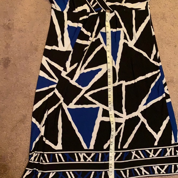 EUC Blue, Black, and White Geometric Pattern V Neck Short Sleeve Dress - Picture 5 of 5